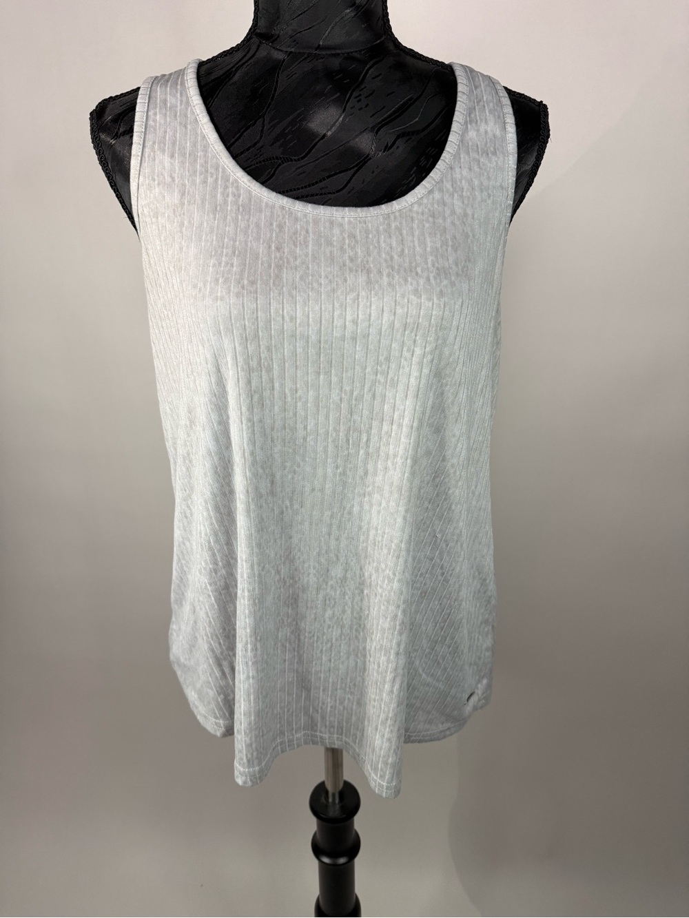 Tahari Light Gray Ribbed Scoop Neck Tank